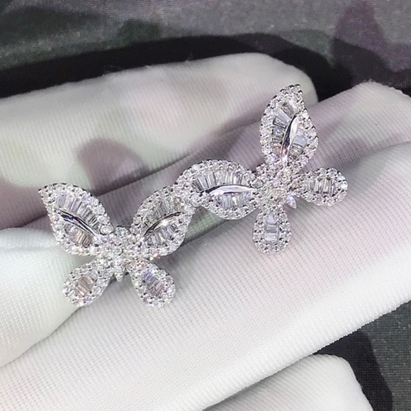 Jewelry - ✨Sparkling Butterfly Earrings✨